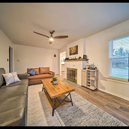 Modern Home • Family Friendly • Grill • Fireplace Erie Exterior photo