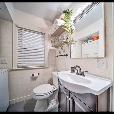 Modern Home • Family Friendly • Grill • Fireplace Erie Exterior photo